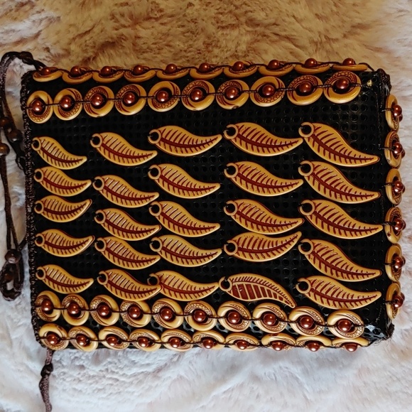 ISLAND CROSSBODY BAG - Picture 2 of 12